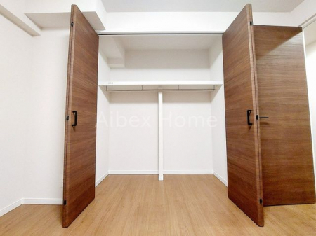 [@-