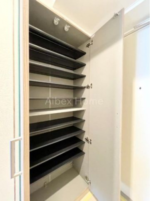 [@-