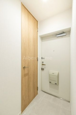 ց@-