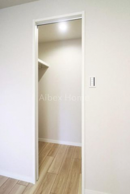 [@-