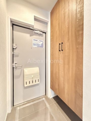 ց@-