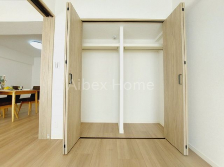 [@-