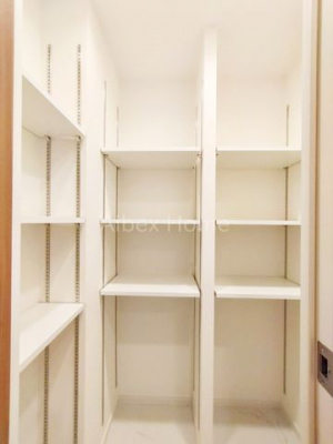 ���[�@�V���[�Y�C���N���[�[�b�g