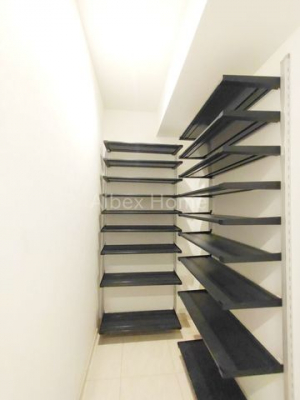 ���[�@�V���[�Y�C���N���[�[�b�g