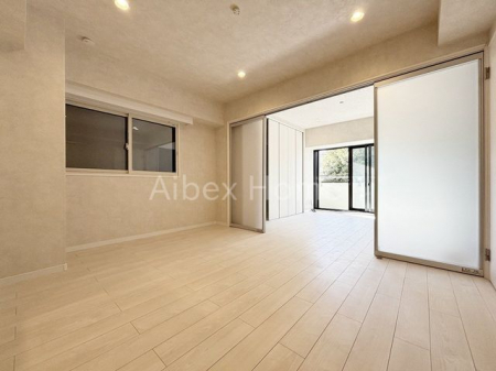 ���r���O�@-