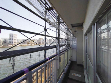 �o���R�j�[�@��K�͏C�U�H�����{��