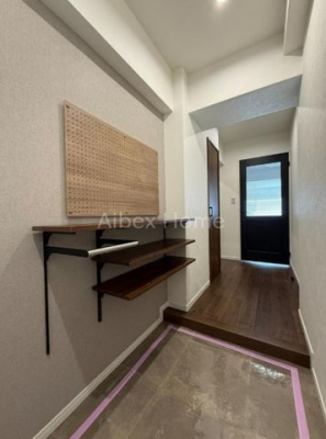 ���ց@����