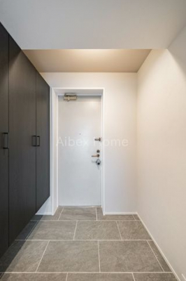 ���ց@-