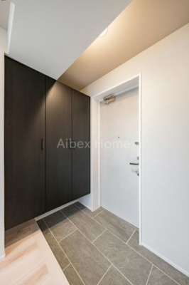 ���ց@-