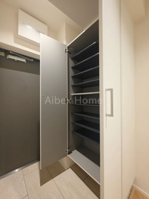���ց@-