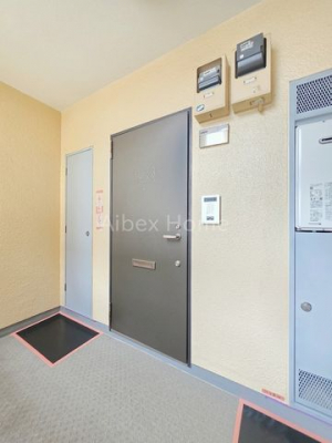 ���ց@-