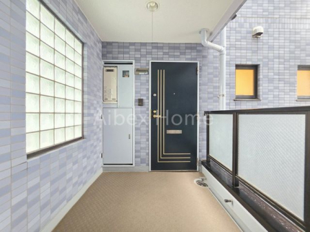 ���ց@-